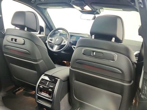 Used 2024 BMW X7 xDrive40i w/ M Sport Package image 28