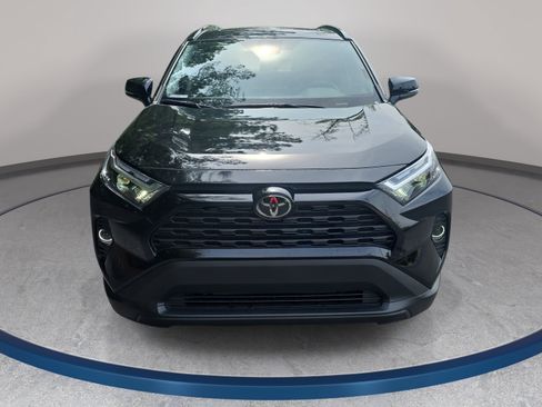 Used 2025 Toyota RAV4 XLE w/ Convenience Package FWD image 2