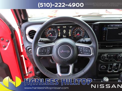 Used 2025 Jeep Wrangler Unlimited Sahara AWD/4WD image 14