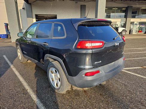Used 2017 Jeep Cherokee Sport AWD/4WD image 7