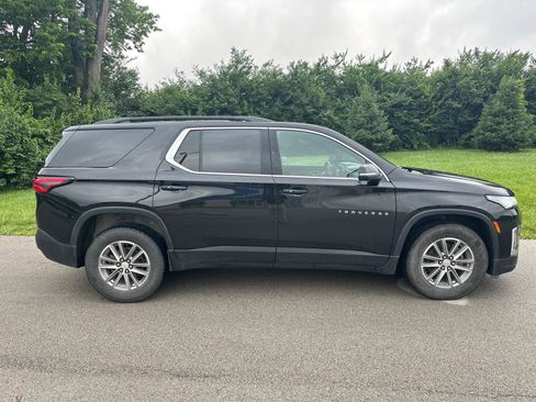 Used 2023 Chevrolet Traverse LT AWD/4WD image 9