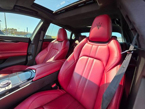 Used 2017 Maserati Quattroporte S GranSport image 23