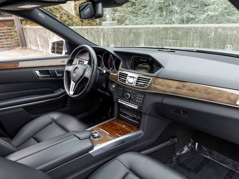 Used 2016 Mercedes-Benz E 350 4MATIC Wagon image 66