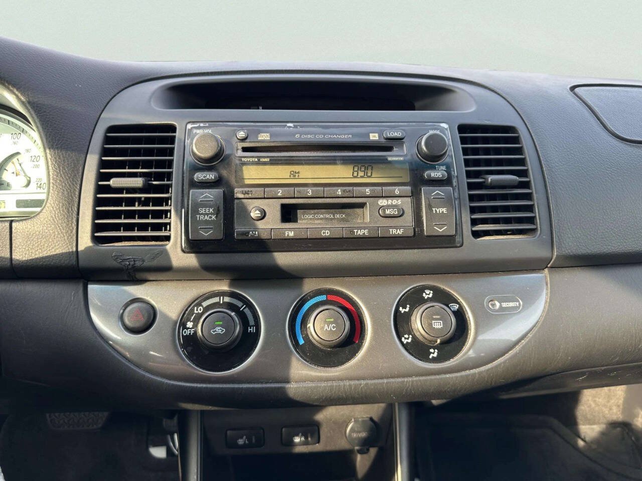 Used 2002 Toyota Camry SE FWD image 26