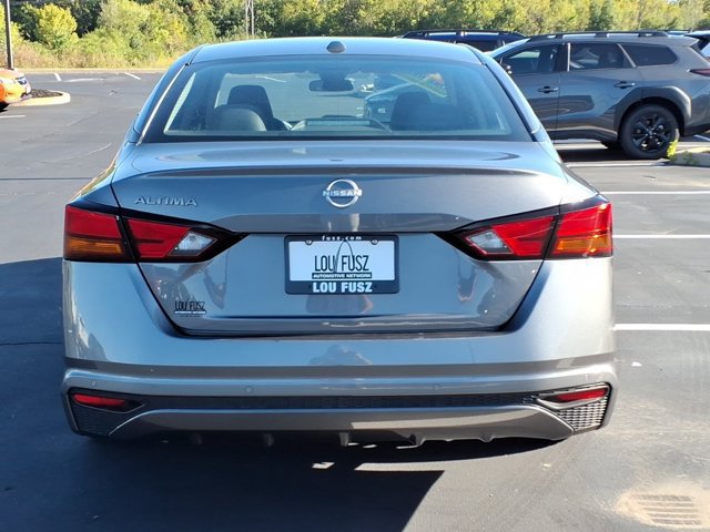 Used 2025 Nissan Altima 2.5 SV FWD image 29