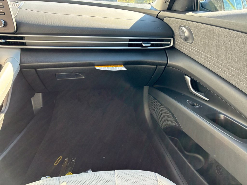 New 2026 Hyundai Elantra SEL Sport FWD image 33