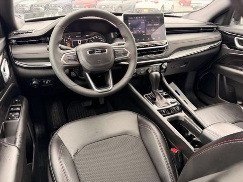 Used 2026 Jeep Compass Trailhawk AWD/4WD image 9