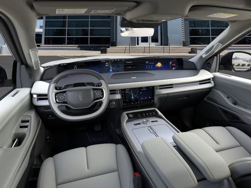 New 2026 Lincoln Navigator Reserve w/ Jet Appearance Package image 9