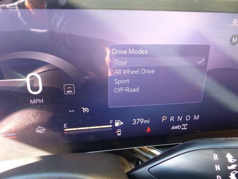 Used 2025 Buick Envision Avenir AWD/4WD image 28