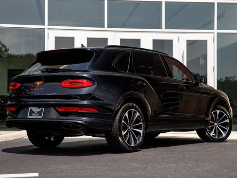 Certified 2023 Bentley Bentayga Extended Wheelbase AWD/4WD image 19