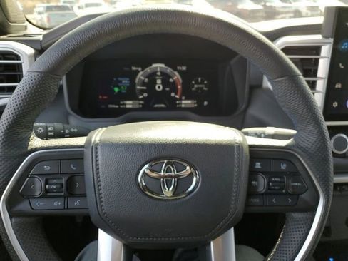 Used 2025 Toyota Tundra Platinum w/ TRD Off-Road Package AWD/4WD image 9