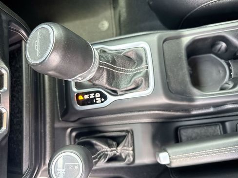 Used 2022 Jeep Gladiator Overland w/ Popular Equipment Package AWD/4WD image 23