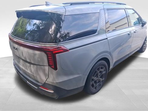 Certified 2025 Kia Carnival SX Prestige FWD image 2