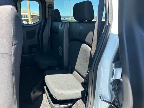 Used 2022 Nissan Frontier S w/ Technology Package image 15