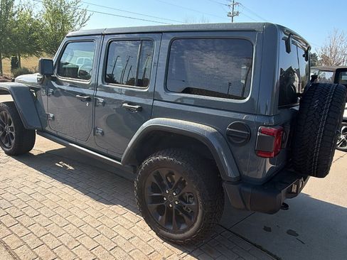 Used 2025 Jeep Wrangler Backcountry image 10