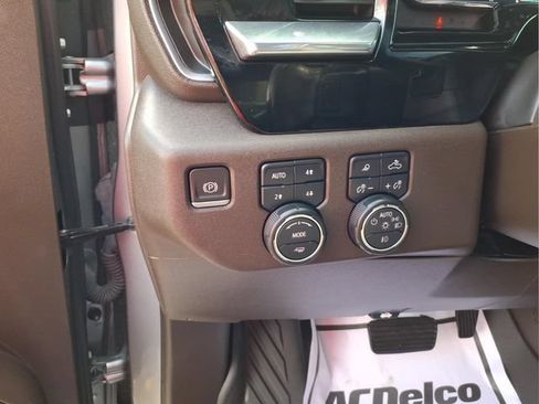 Used 2023 Chevrolet Silverado 1500 LTZ w/ LTZ Premium Package AWD/4WD image 18
