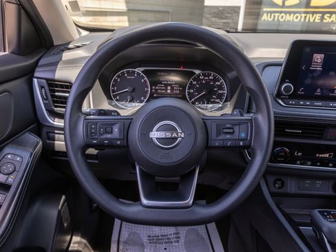 Used 2024 Nissan Rogue SV AWD/4WD image 27