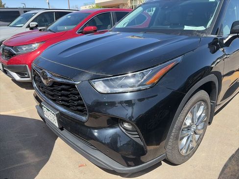 Used 2020 Toyota Highlander Limited image 1
