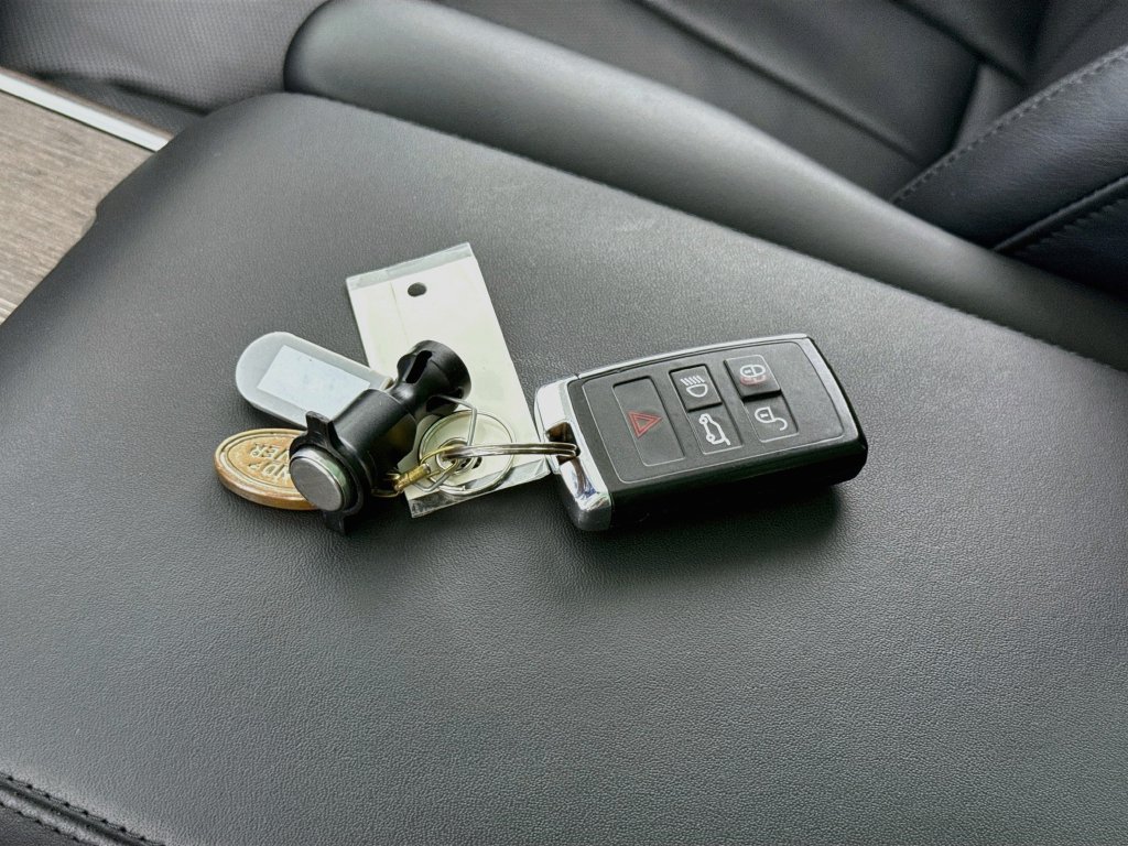 Used 2023 Land Rover Range Rover Autobiography AWD/4WD image 17