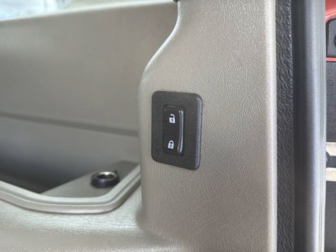Used 2003 HUMMER H2 w/ Preferred Equipment Group AWD/4WD image 7