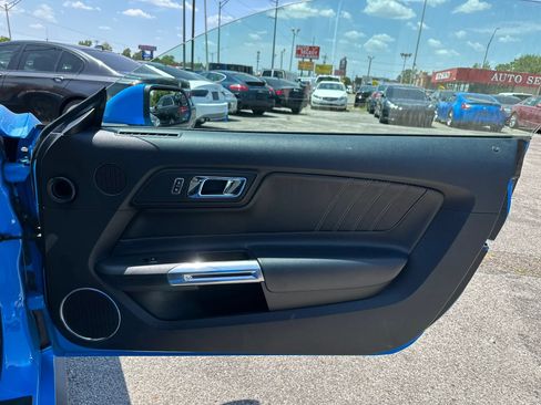 Used 2017 Ford Mustang Premium RWD image 24