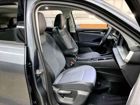 New 2026 Volkswagen Tiguan SE image 31