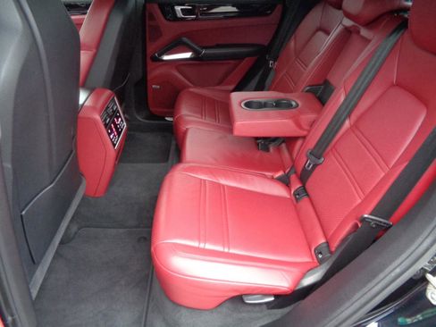 Used 2021 Porsche Cayenne Turbo w/ Performance Package (PG2) AWD/4WD image 6