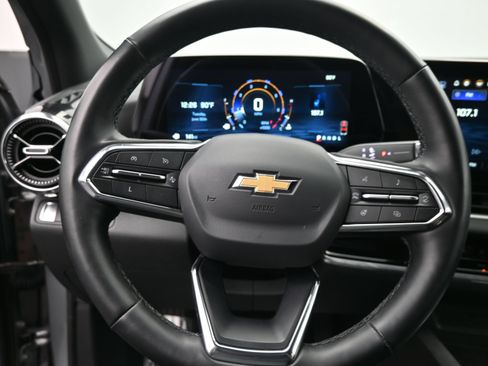 Used 2025 Chevrolet Equinox LT FWD image 22