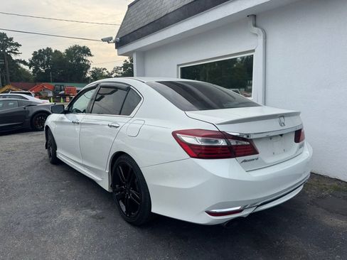 Used 2017 Honda Accord Sport Special Edition image 6