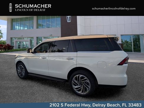 New 2026 Lincoln Navigator Premiere AWD/4WD image 5