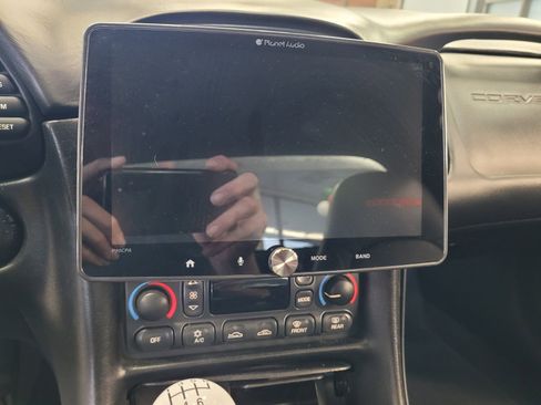 Used 2001 Chevrolet Corvette Z06 w/ Memory Pkg image 19