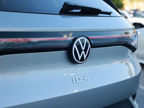 Used 2023 Volkswagen ID.4 Pro RWD image 15