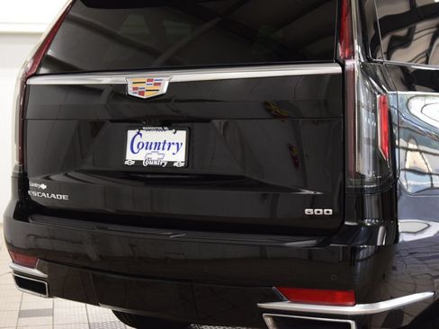 Used 2024 Cadillac Escalade ESV Premium Luxury w/ LPO, Floor Liner Package AWD/4WD image 21