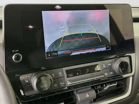 Certified 2025 Toyota Grand Highlander FWD image 17