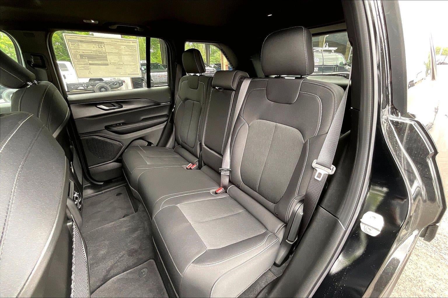 New 2026 Jeep Grand Cherokee Laredo X AWD/4WD image 14