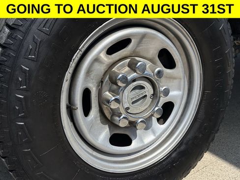 Used 2022 Ford F250 XL w/ Power Equipment Group AWD/4WD image 9