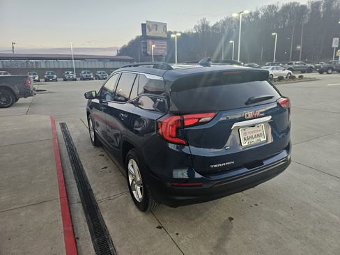 Used 2020 GMC Terrain SLE w/ Driver Convenience Package image 7
