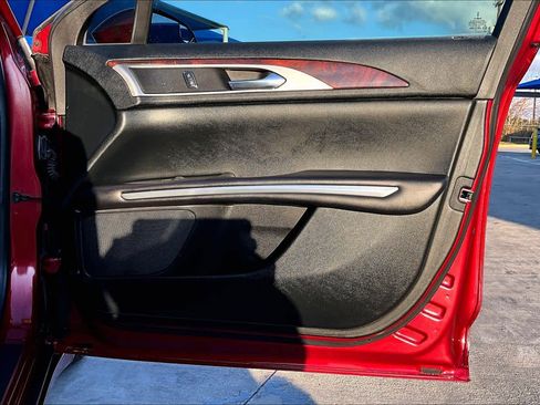 Used 2016 Lincoln MKZ Hybrid image 22