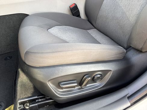 Used 2022 Toyota Camry LE image 12