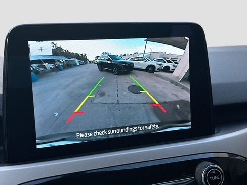 Used 2022 Ford Escape SE w/ SE Sport Appearance Package image 11