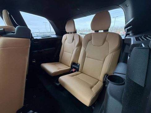 Used 2016 Volvo XC90 T6 Momentum w/ Protection Package Plus image 17