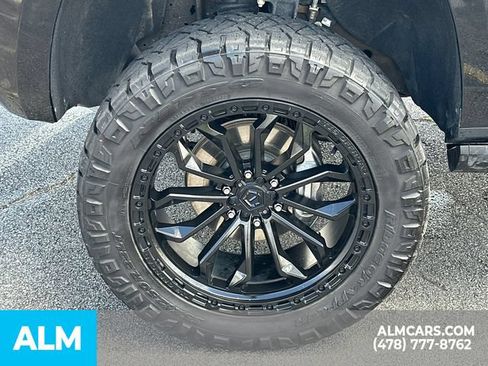 Used 2024 GMC Yukon XL AT4 w/ AT4 Premium Package AWD/4WD image 12