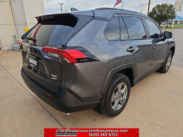 Used 2025 Toyota RAV4 XLE AWD/4WD image 5