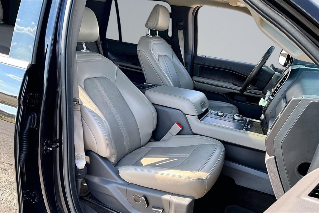 Used 2021 Ford Expedition Limited AWD/4WD image 7