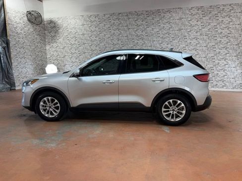 Used 2020 Ford Escape SE FWD image 4