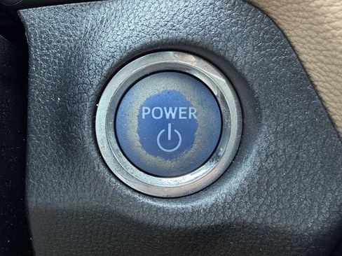 Used 2020 Toyota RAV4 XLE w/ Convenience Package image 20