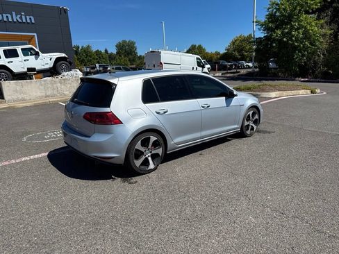 Used 2015 Volkswagen Golf 4-Door FWD image 9