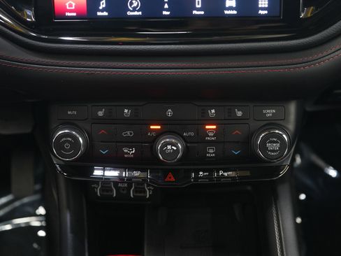 Used 2022 Dodge Durango R/T w/ Blacktop Package image 17