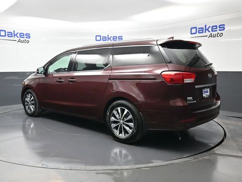 Used 2017 Kia Sedona SX image 6