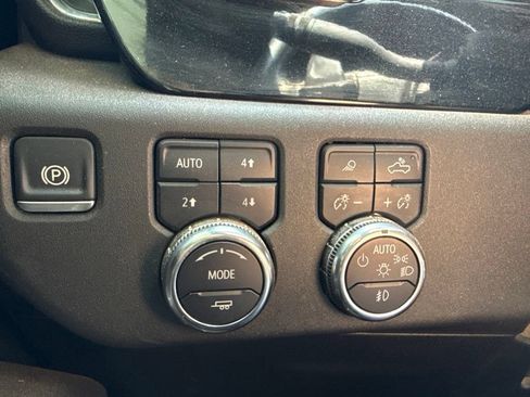 Used 2025 GMC Sierra 1500 Elevation w/ Elevation Premium Package AWD/4WD image 19
